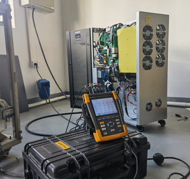 UPS2400W能用多久？实测数据与使用场景全解析