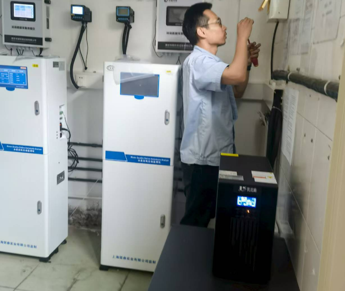 UPS不间断电源厂家100强：技术实力与定制服务的深度剖析